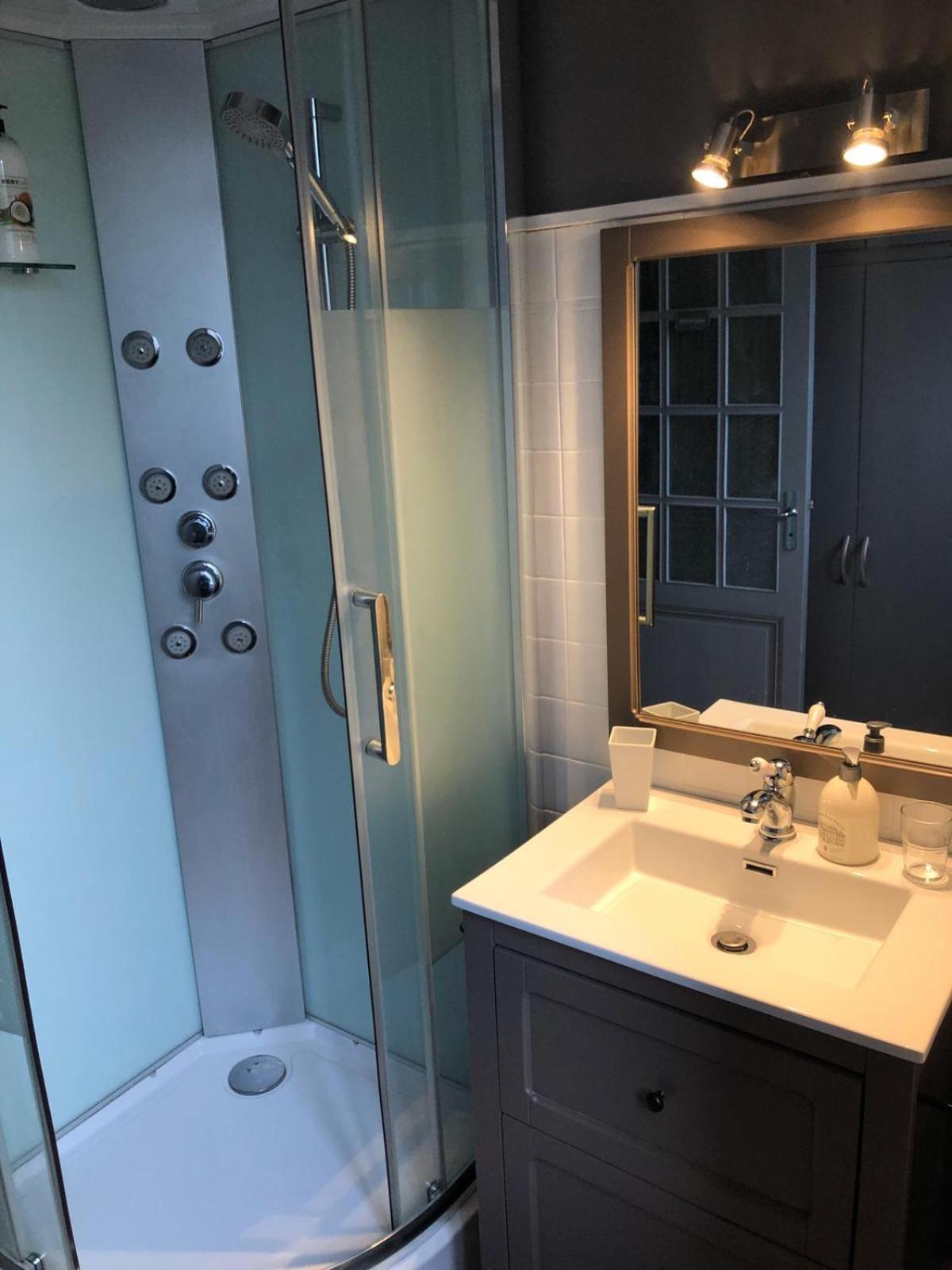 Chez Celine Et Philippe Chambre Marie Dans Propriete De Charme Avec Piscine Le Fossat Phòng bức ảnh